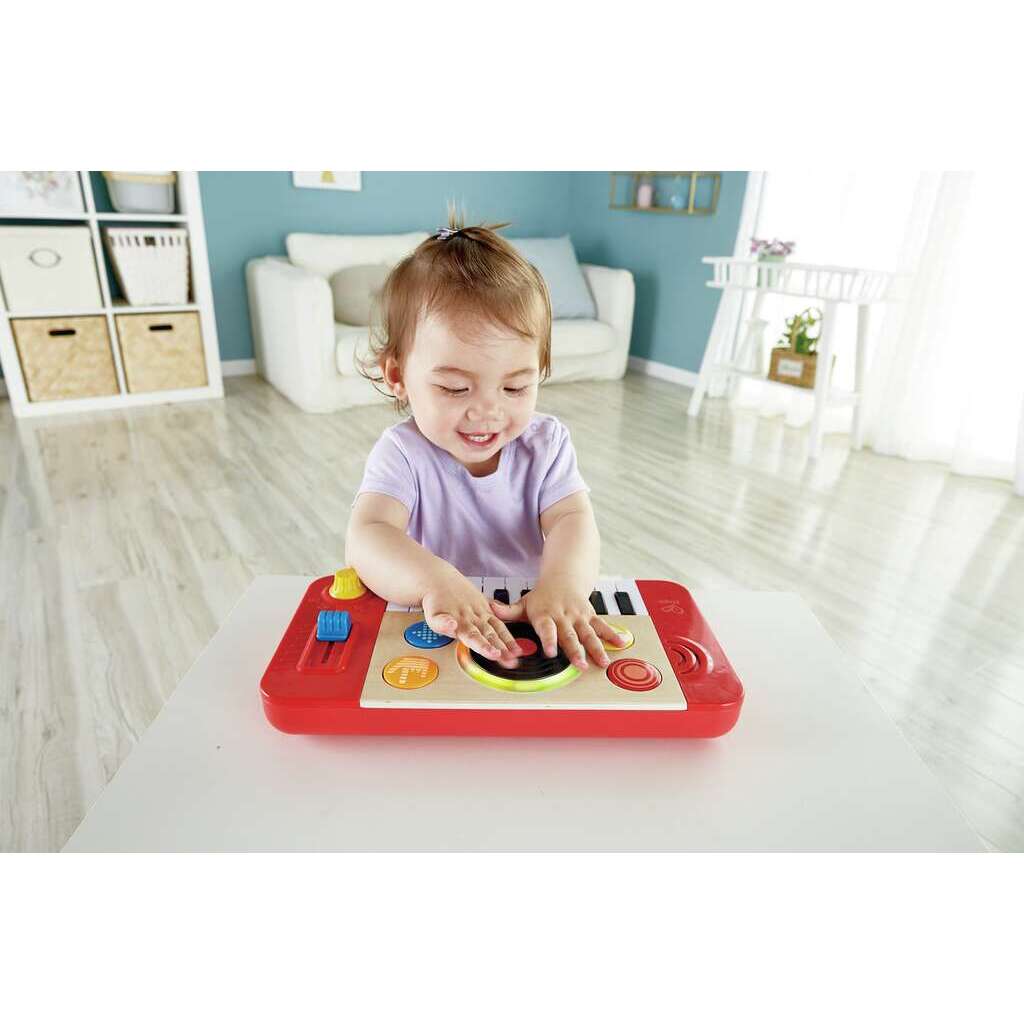 Estudio Dj de Mezcla y Pinchadiscos Estudio Dj de Mezcla y Pinchadiscos