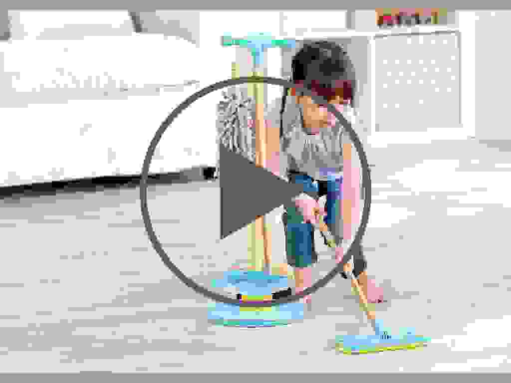 Juego de limpieza con escoba Juego de limpieza con escoba